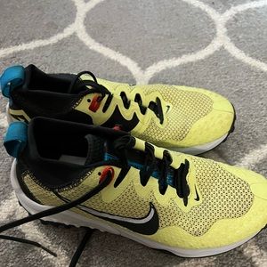 Sz 9 Nike Womens Wildhorse Trail Shoes